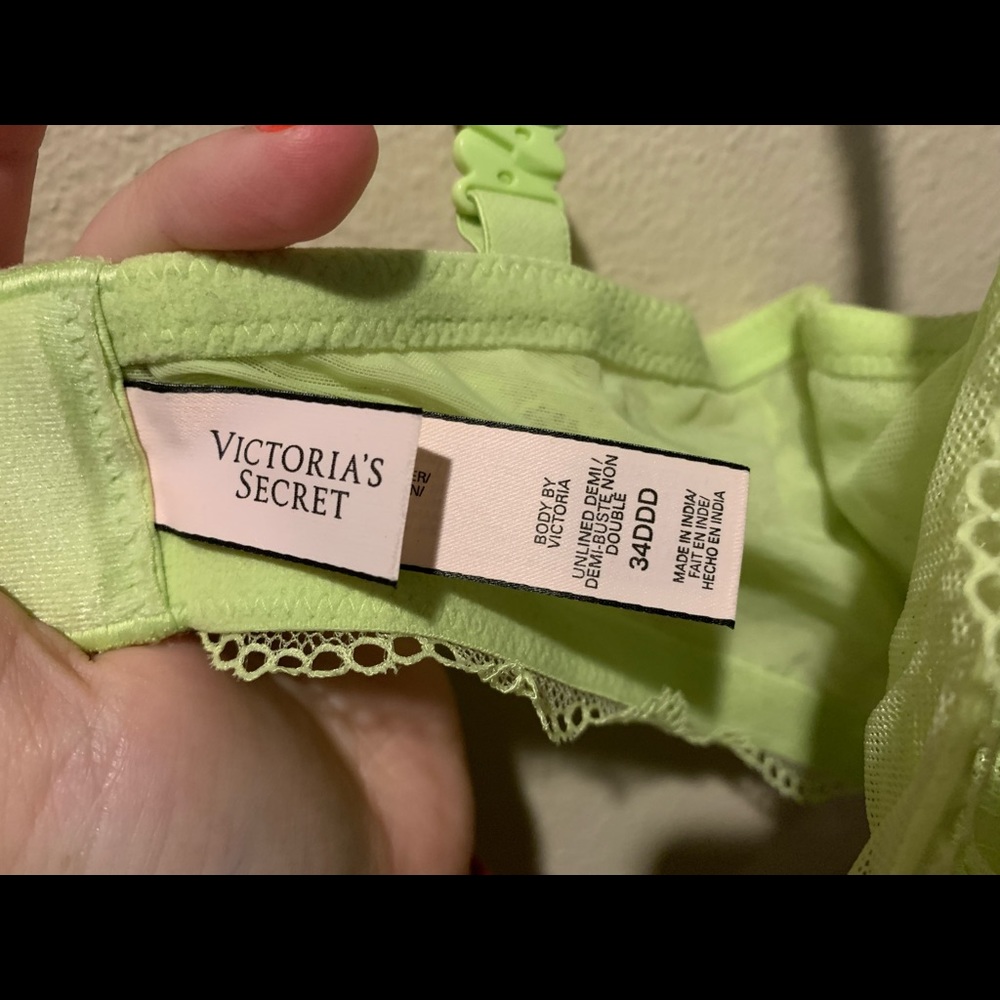 2 bras - Picture 2 of 4